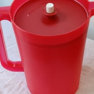 New Tupperware 1 gal pitcher